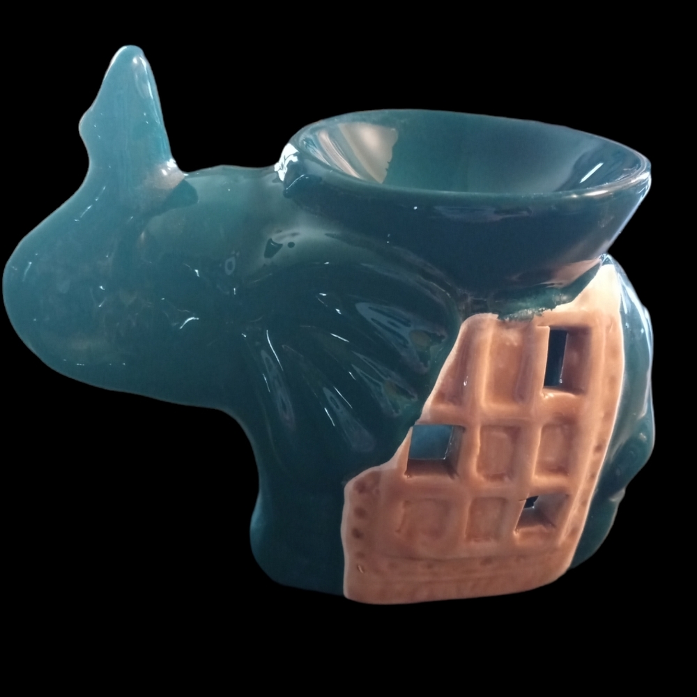 Elephant tealight wax burner